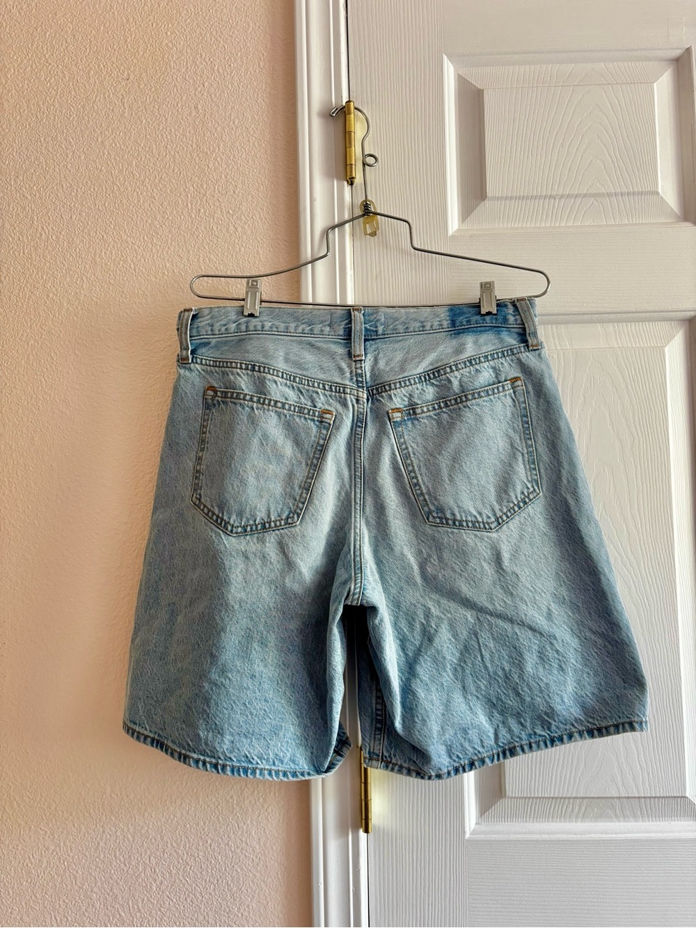 Abercrombie & Fitch Mid Rise Curve Love Jorts Size 27 - Picture 2 of 3
